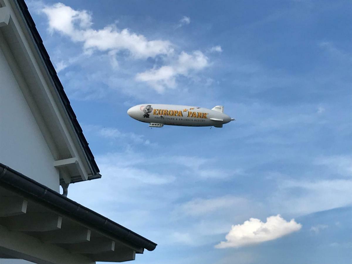 Ferienwohnung Am Zeppelin Hangar FDH Kültér fotó